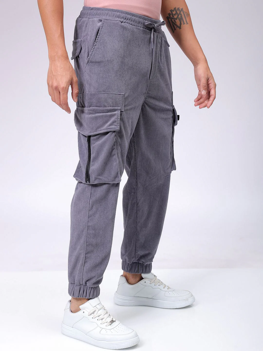 The Indian Garage Co Men Textured Loose Fit Joggers Trousers - Image 2