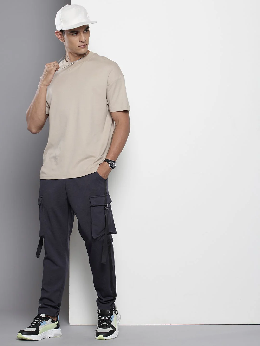 The Indian Garage Co Men Textured Relaxed Tapered Fit Joggers - Image 5