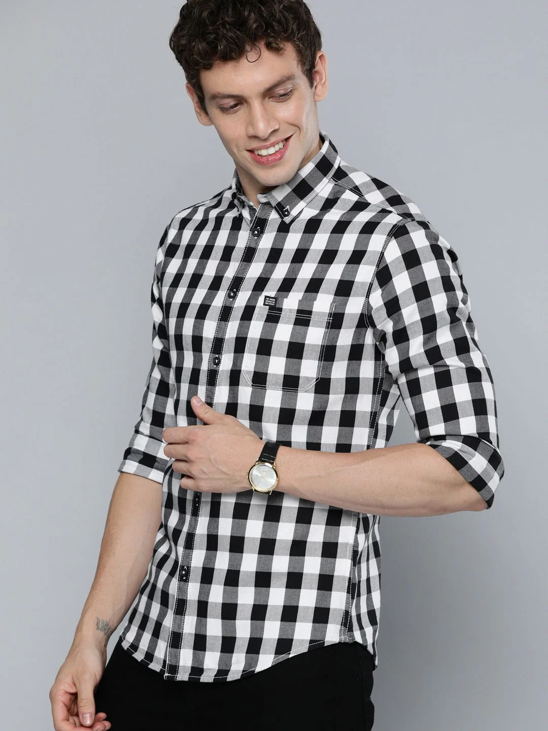 The Indian Garage Co Men White & Black Slim Fit Checked Casual Shirt - Image 5