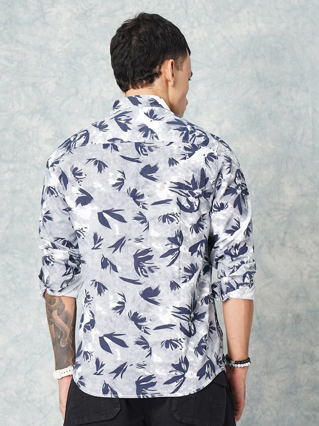 The Indian Garage Co Men White & Navy Blue Slim Fit Printed Casual Shirt - Image 5