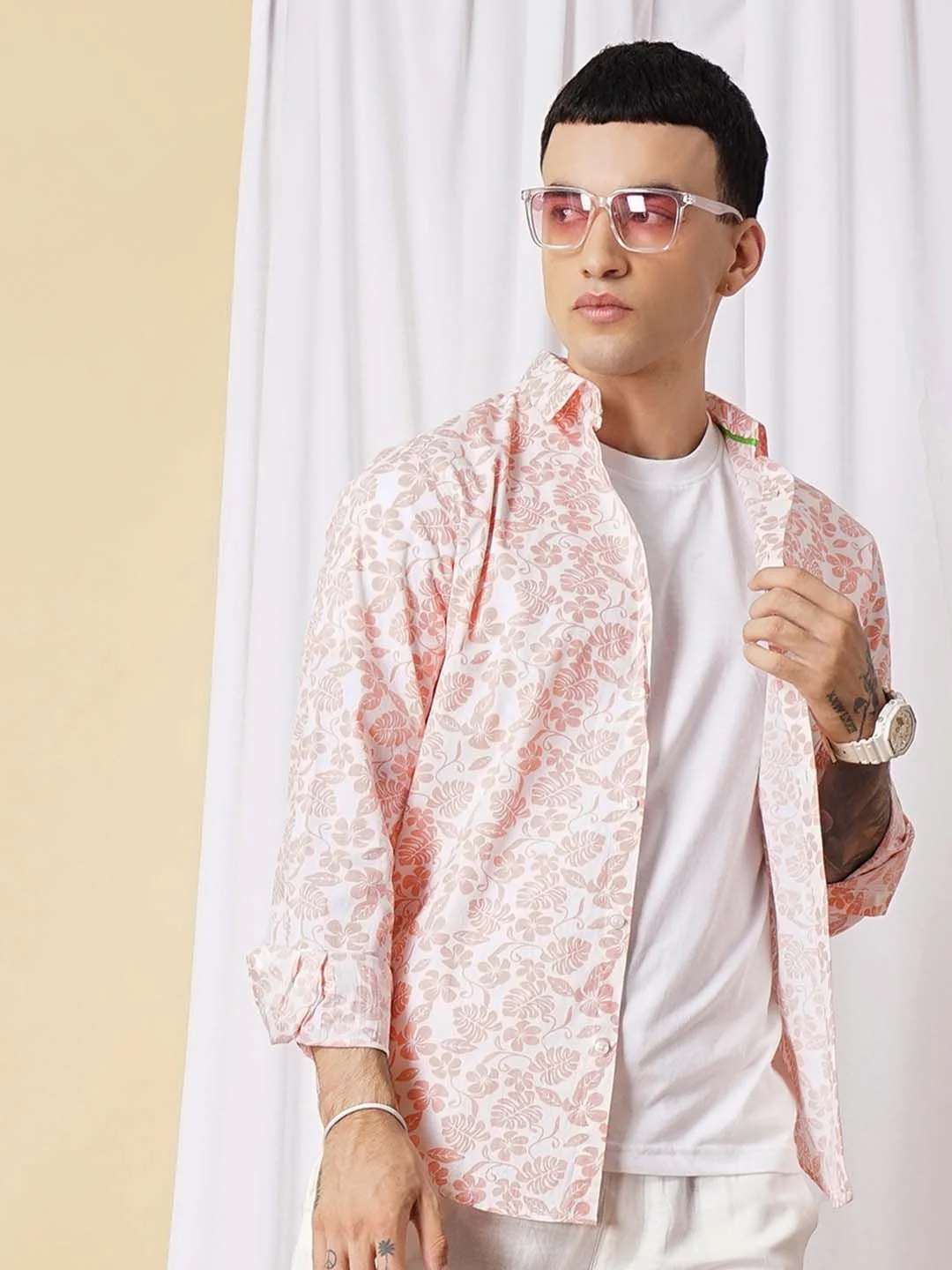 The Indian Garage Co Men White & Peach-Coloured Floral Printed Casual Shirt - Image 3
