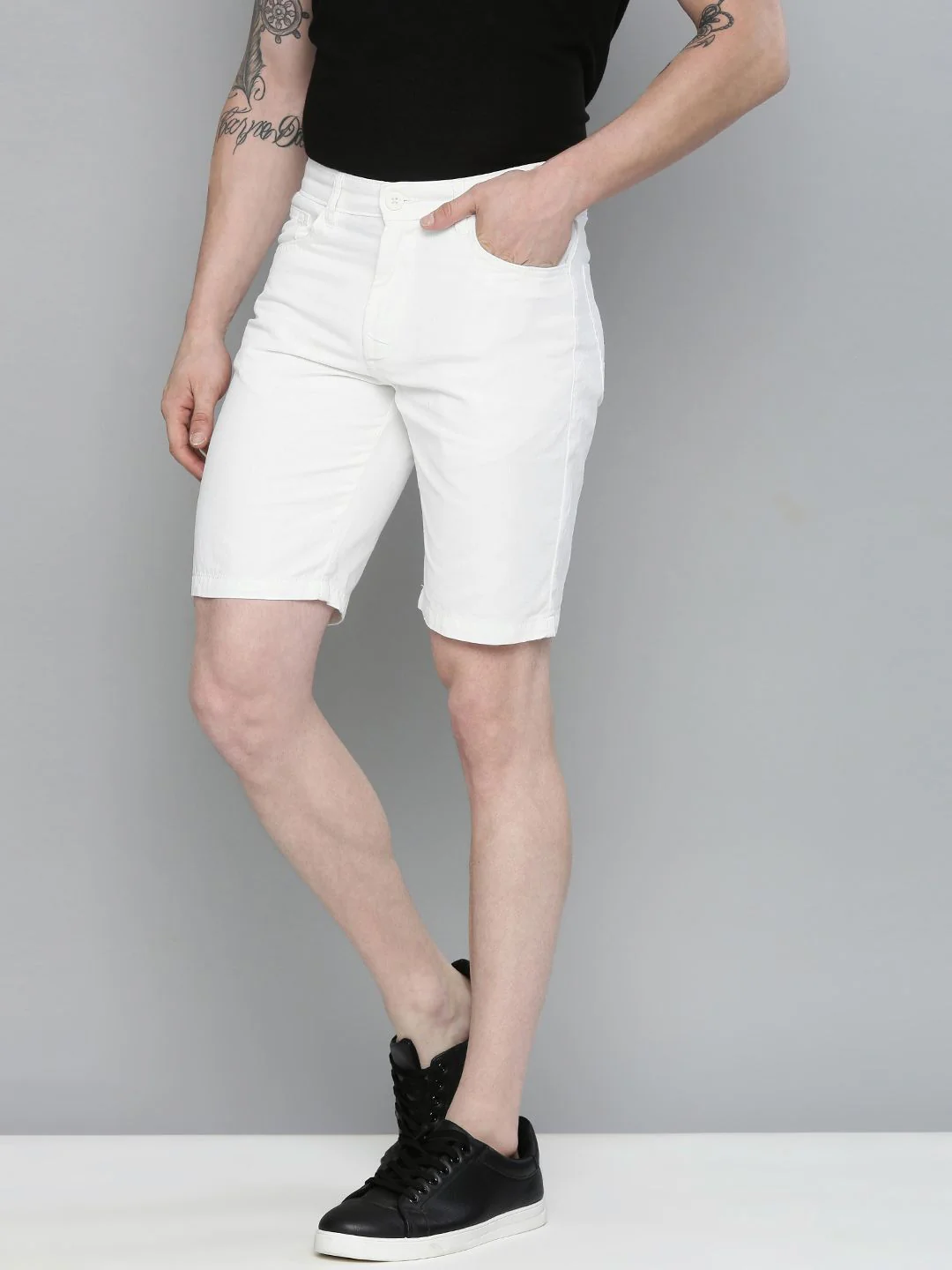 The Indian Garage Co Men White Slim Fit Chino Shorts - Image 2