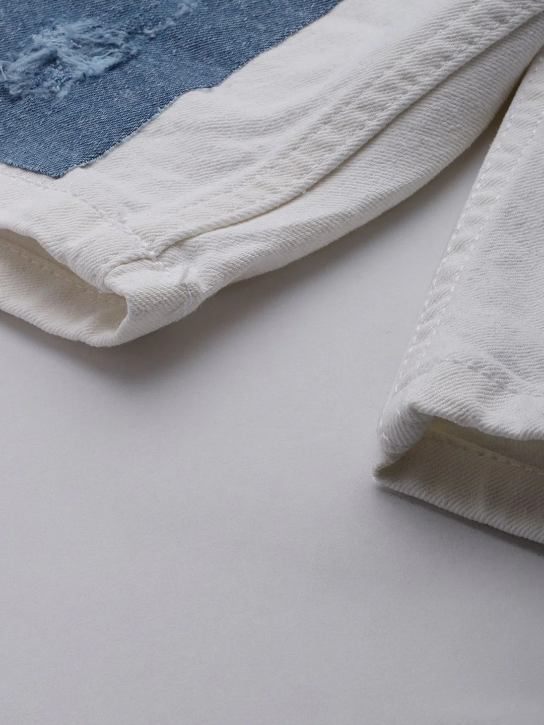 The Indian Garage Co Men White Slim Fit Denim Shorts - Image 7