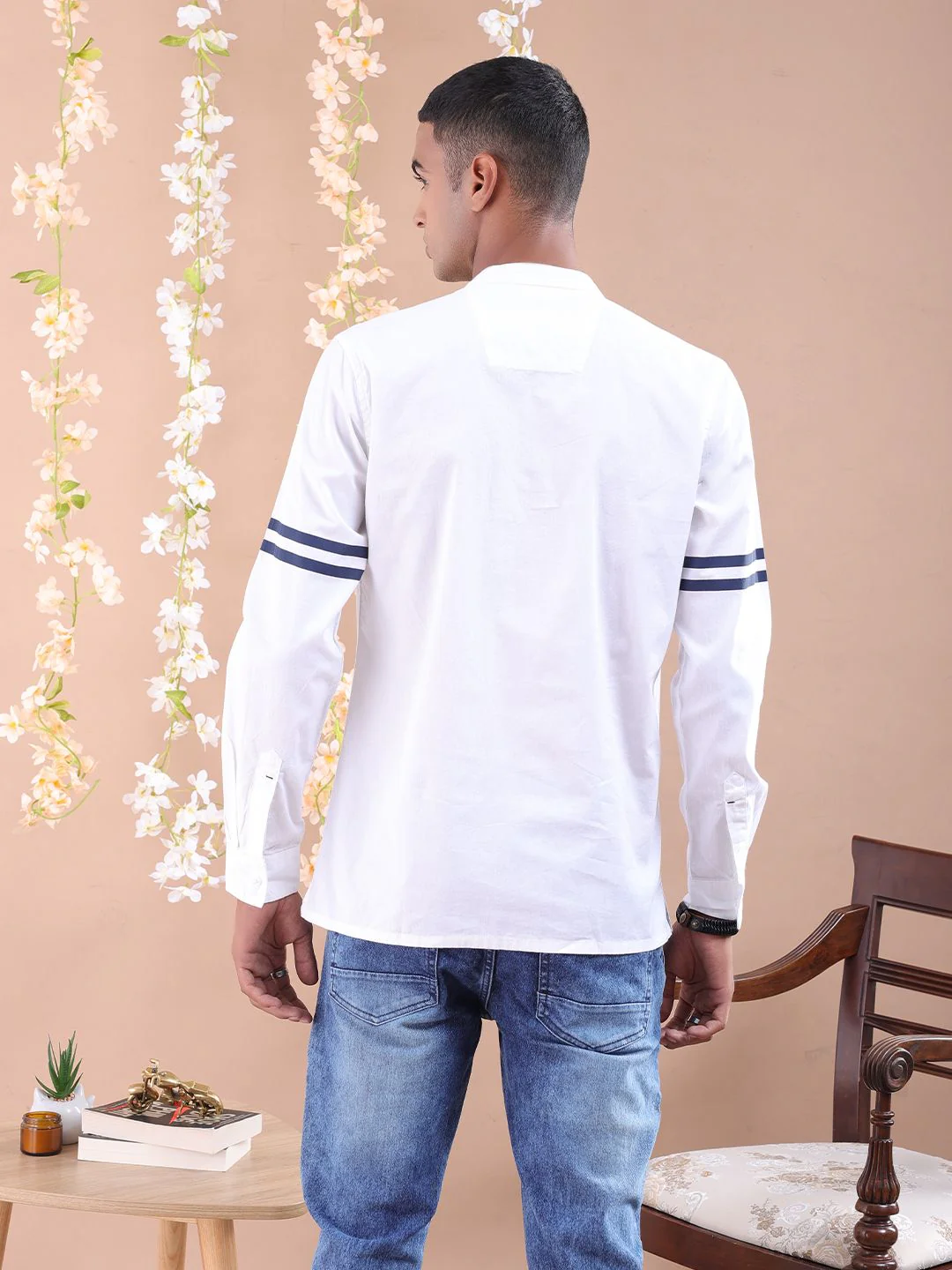The Indian Garage Co Men White Solid Kurta with stripe detail - Image 5
