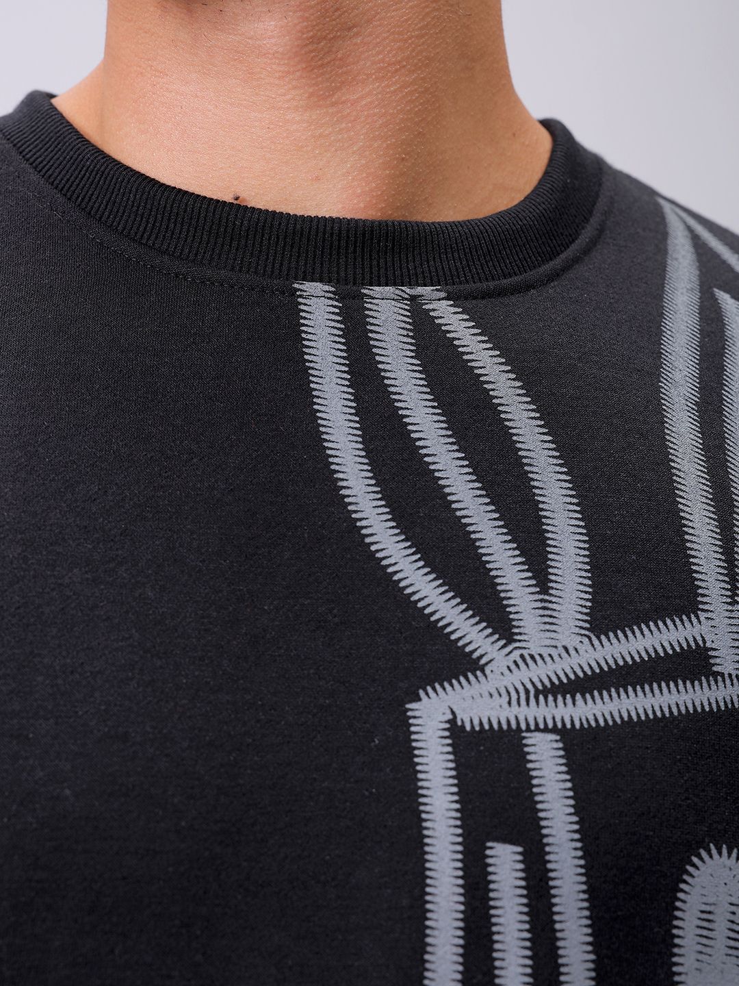The Indian Garage Co Mens Black Oversized Abstract Overhead-Crewneck Sweatshirts - Image 3