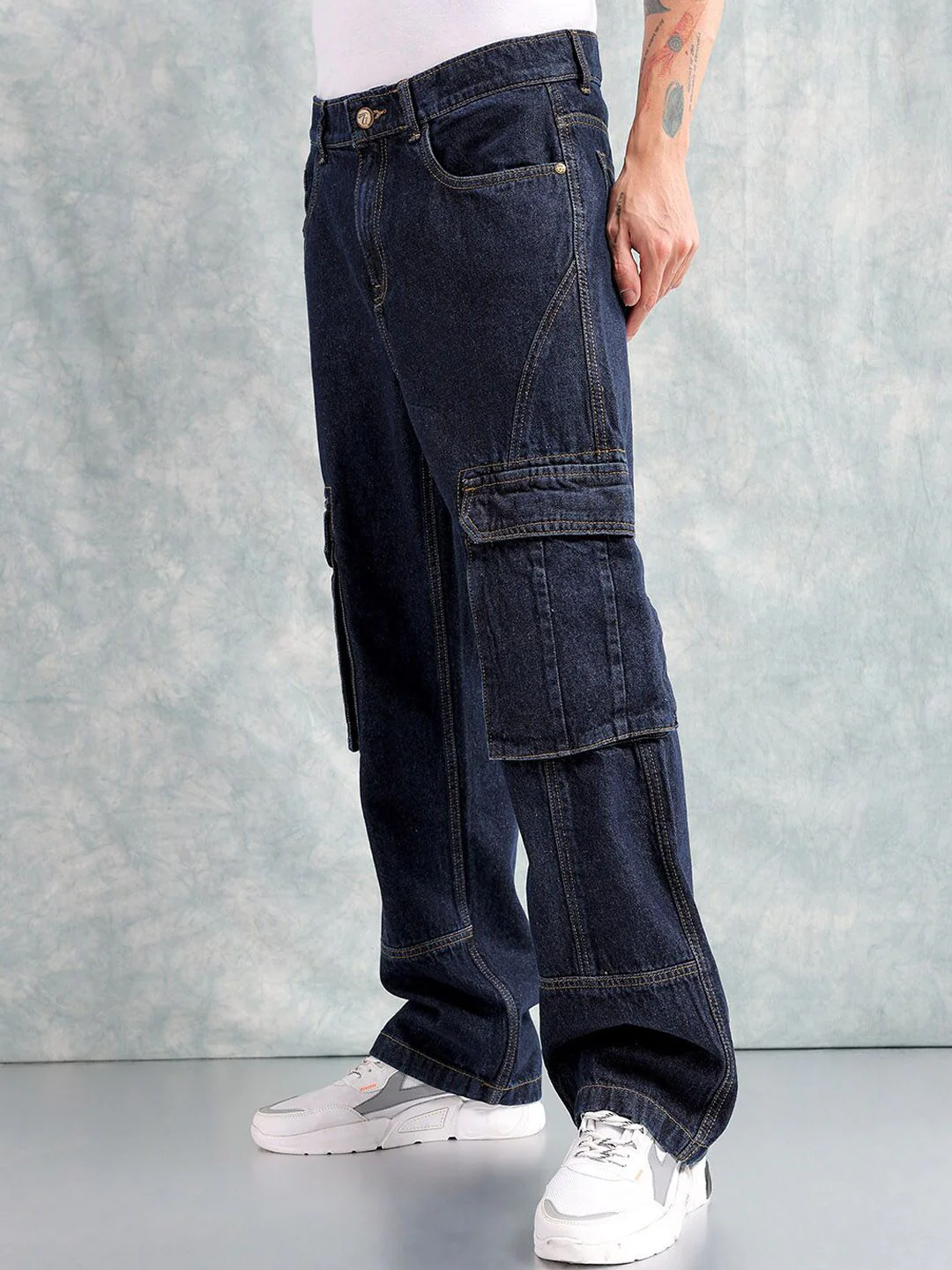 The Indian Garage Co Navy Blue Men Mid-Rise Relaxed Fit Light Fade Cargo Cotton Jeans - Image 2