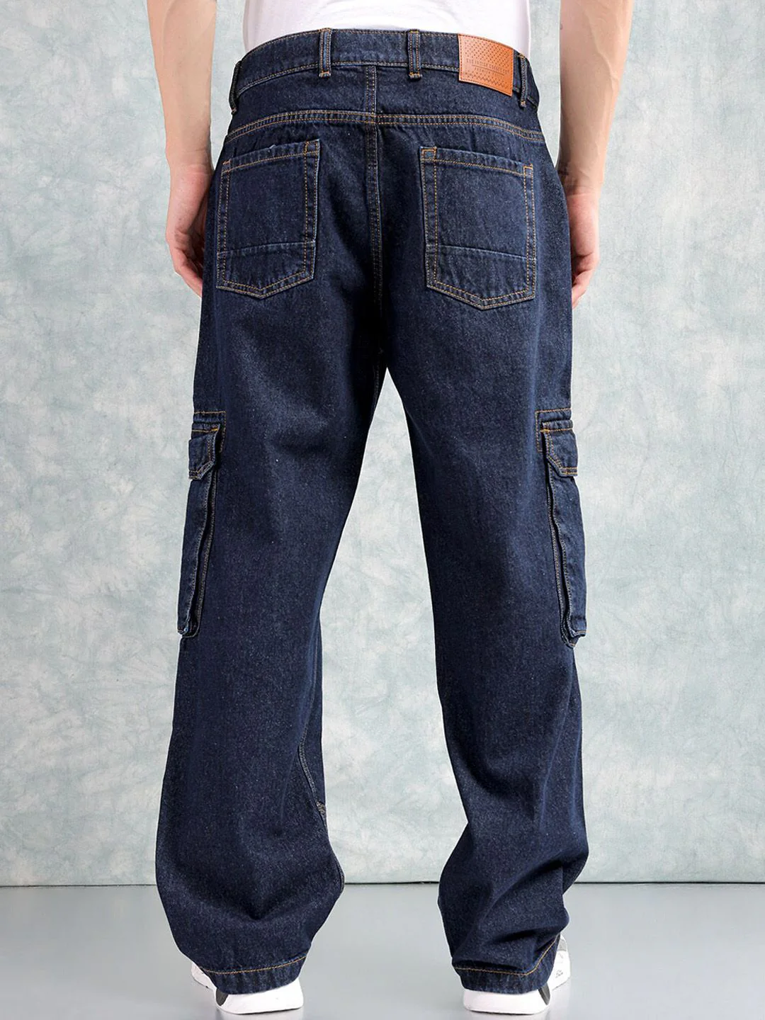 The Indian Garage Co Navy Blue Men Mid-Rise Relaxed Fit Light Fade Cargo Cotton Jeans - Image 3