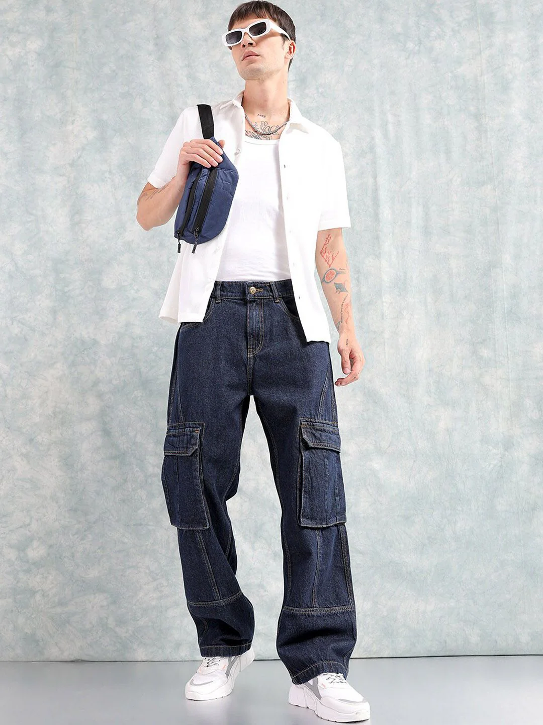 The Indian Garage Co Navy Blue Men Mid-Rise Relaxed Fit Light Fade Cargo Cotton Jeans - Image 5