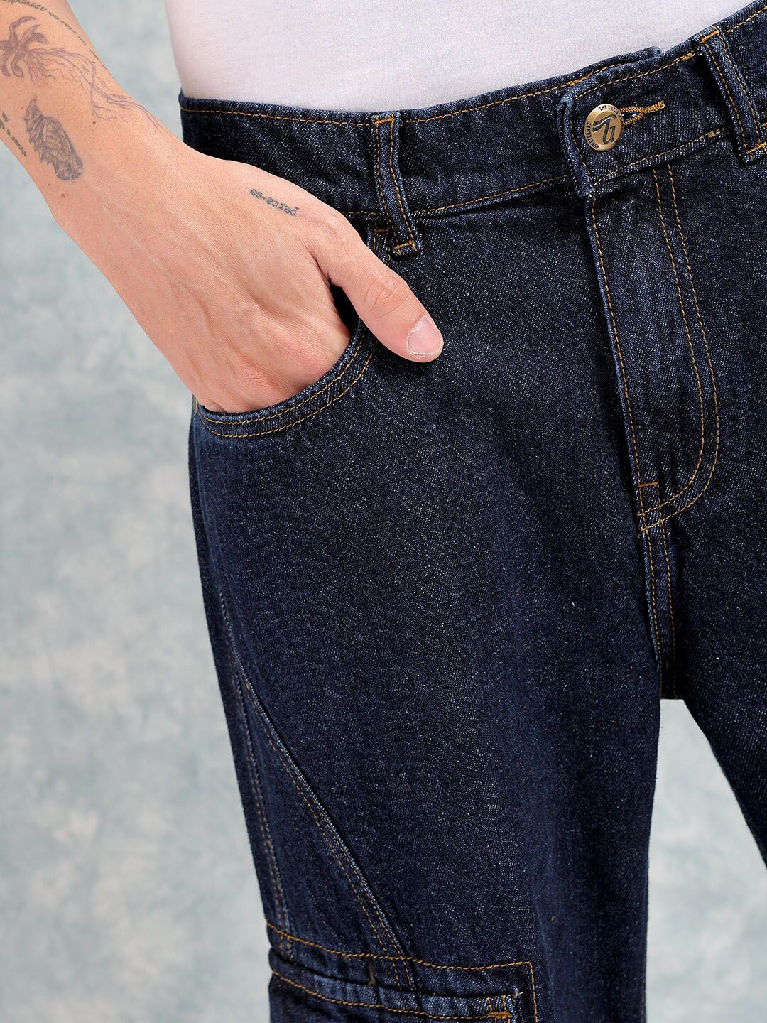The Indian Garage Co Navy Blue Men Mid-Rise Relaxed Fit Light Fade Cargo Cotton Jeans - Image 6