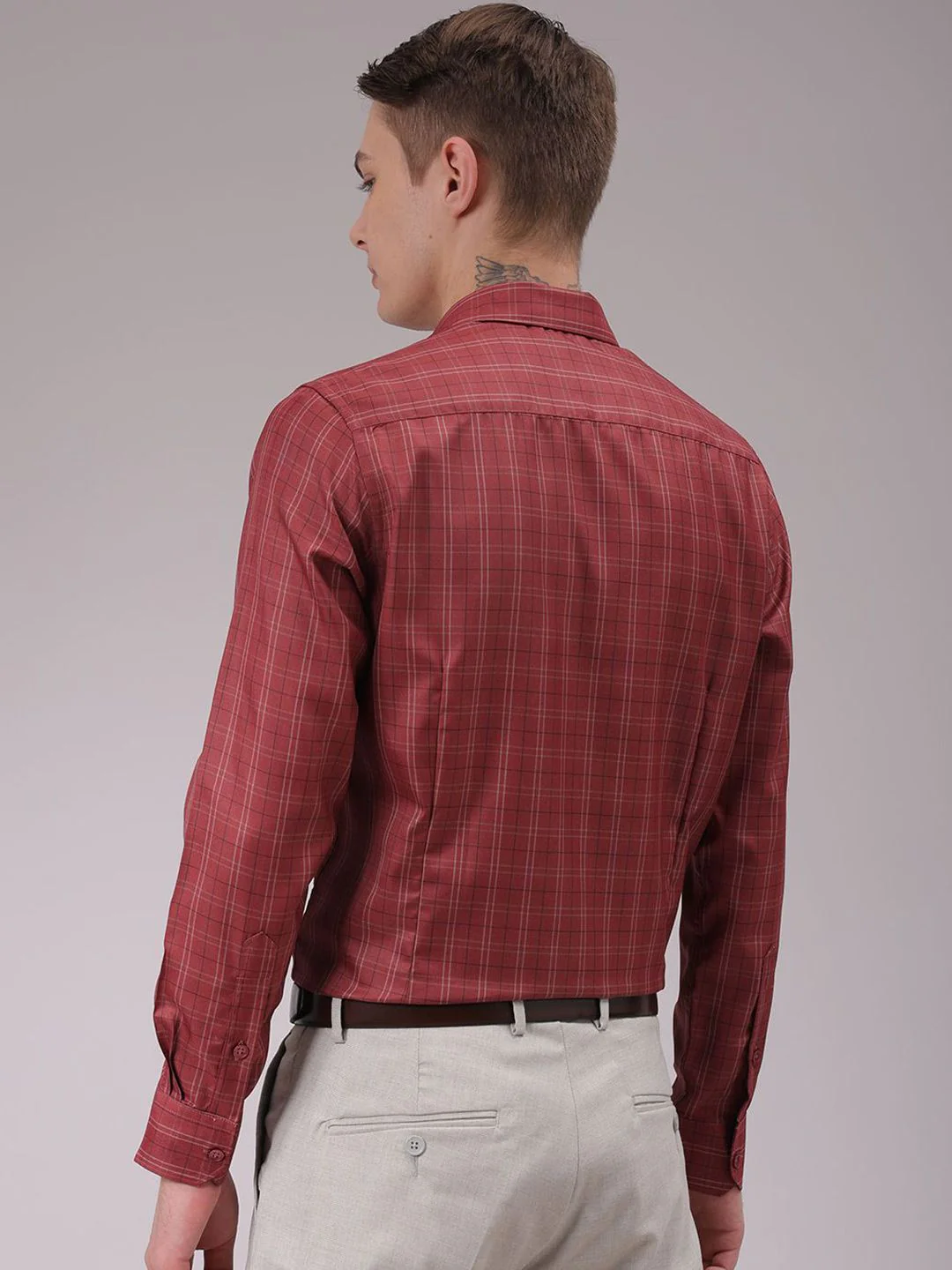 The Indian Garage Co. X Luxe Men Cutaway Collar Checked Slim Fit Formal Shirt - Image 4