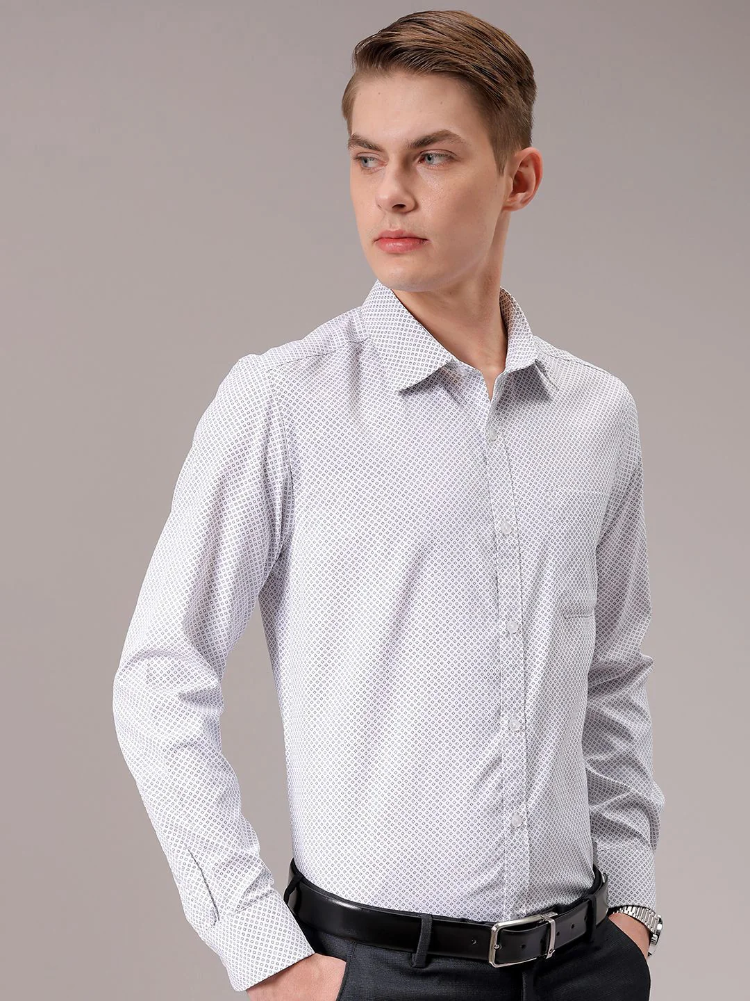 The Indian Garage Co. X Luxe Men Cutaway Collar Micro Ditsy Printed Slim Fit Formal Shirt - Image 3