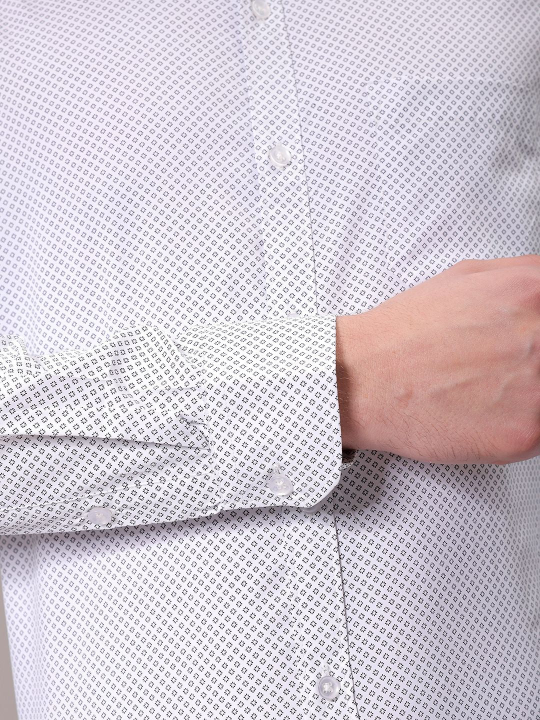 The Indian Garage Co. X Luxe Men Cutaway Collar Micro Ditsy Printed Slim Fit Formal Shirt - Image 7