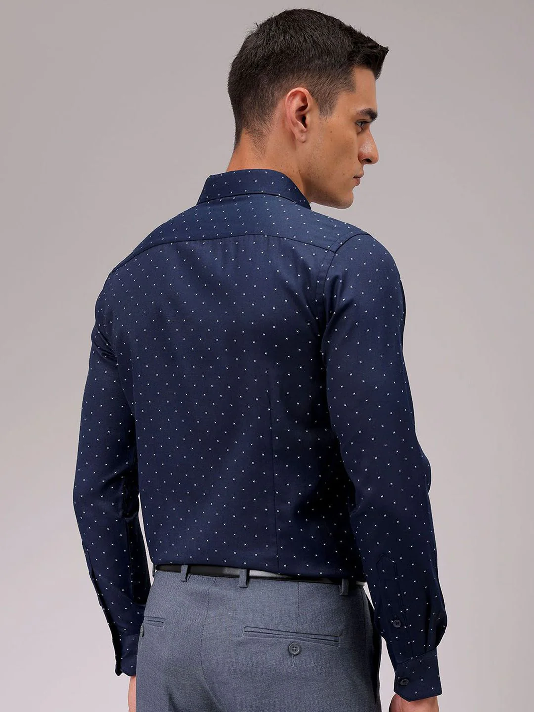 The Indian Garage Co. X Luxe Men Cutaway Collar Micro Ditsy Printed Slim Fit Formal Shirt - Image 4