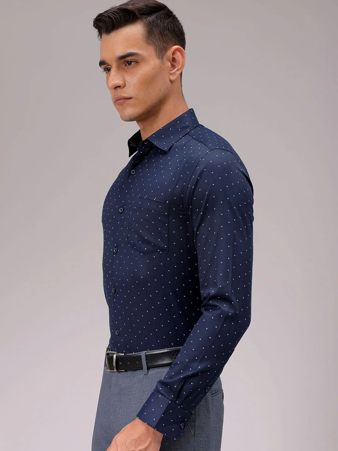 The Indian Garage Co. X Luxe Men Cutaway Collar Micro Ditsy Printed Slim Fit Formal Shirt - Image 5