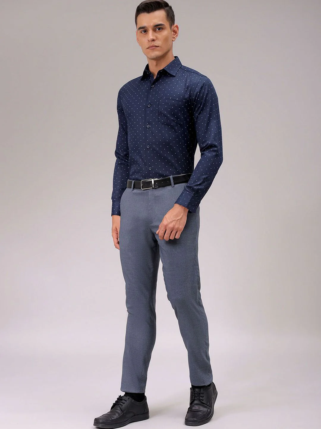 The Indian Garage Co. X Luxe Men Cutaway Collar Micro Ditsy Printed Slim Fit Formal Shirt - Image 6