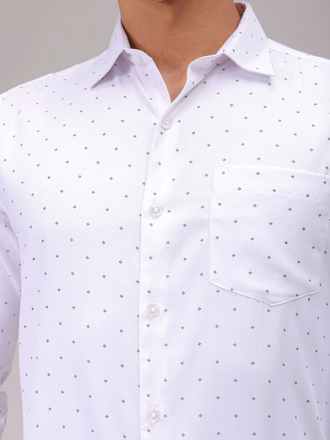 The Indian Garage Co. X Luxe Men Cutaway Collar Micro Ditsy Printed Slim Fit Formal Shirt - Image 3