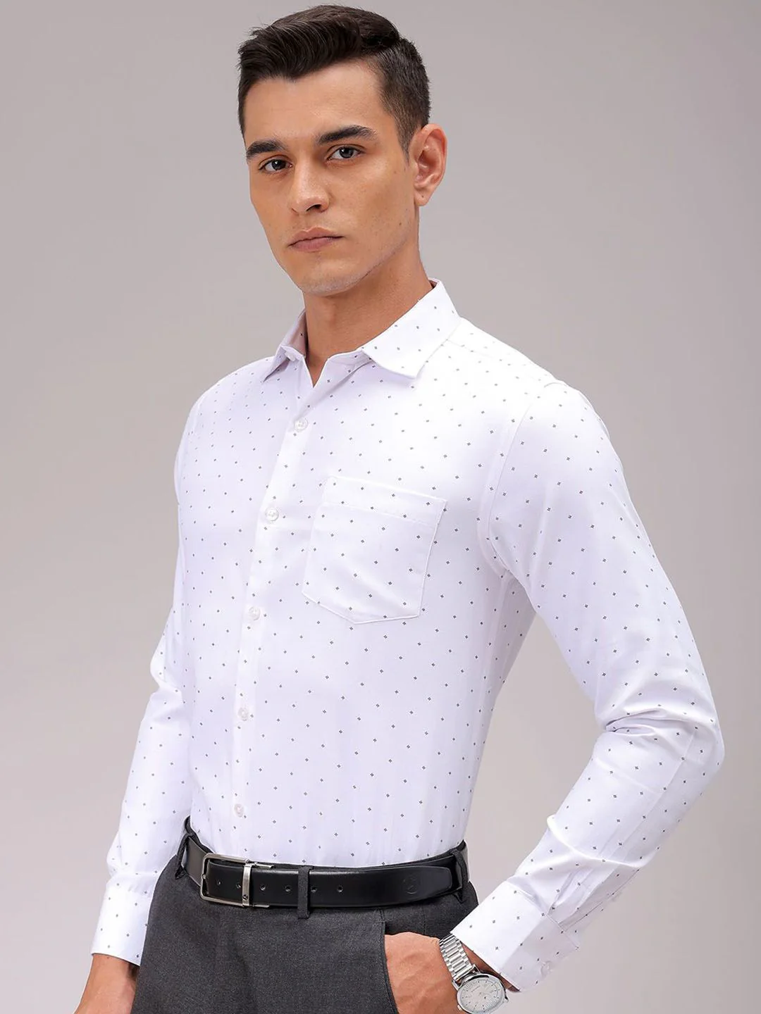 The Indian Garage Co. X Luxe Men Cutaway Collar Micro Ditsy Printed Slim Fit Formal Shirt - Image 5