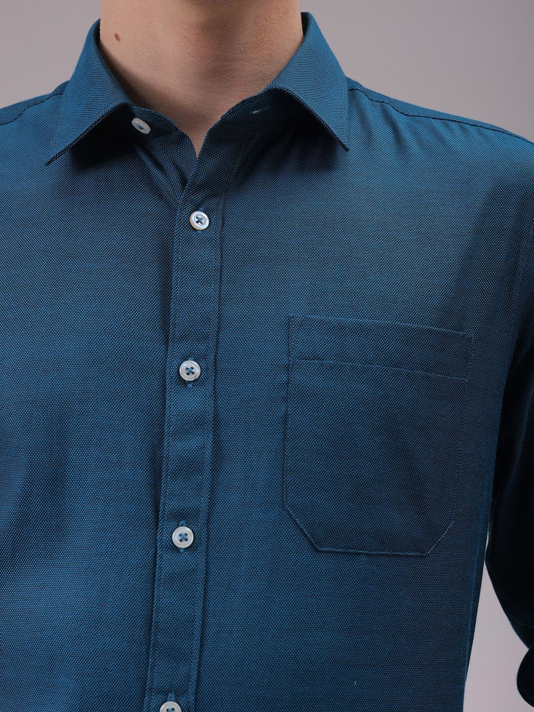 The Indian Garage Co. X Luxe Men Cutaway Collar Solid Slim Fit Formal Shirt - Image 3