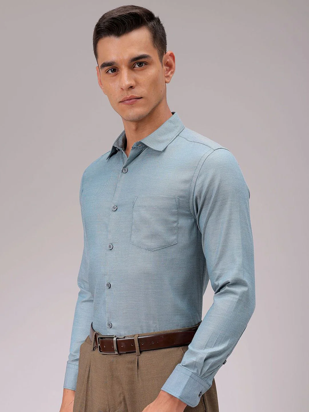 The Indian Garage Co. X Luxe Men Cutaway Collar Solid Slim Fit Formal Shirt - Image 4
