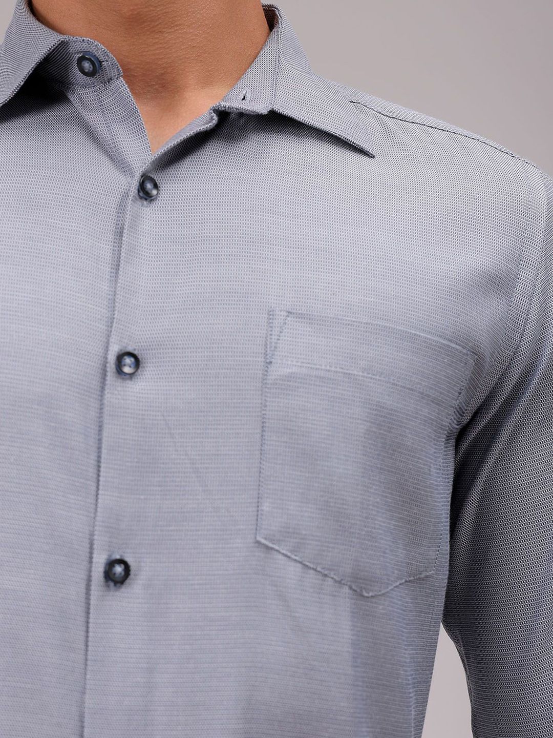 The Indian Garage Co. X Luxe Men Cutaway Collar Solid Slim Fit Formal Shirt - Image 3