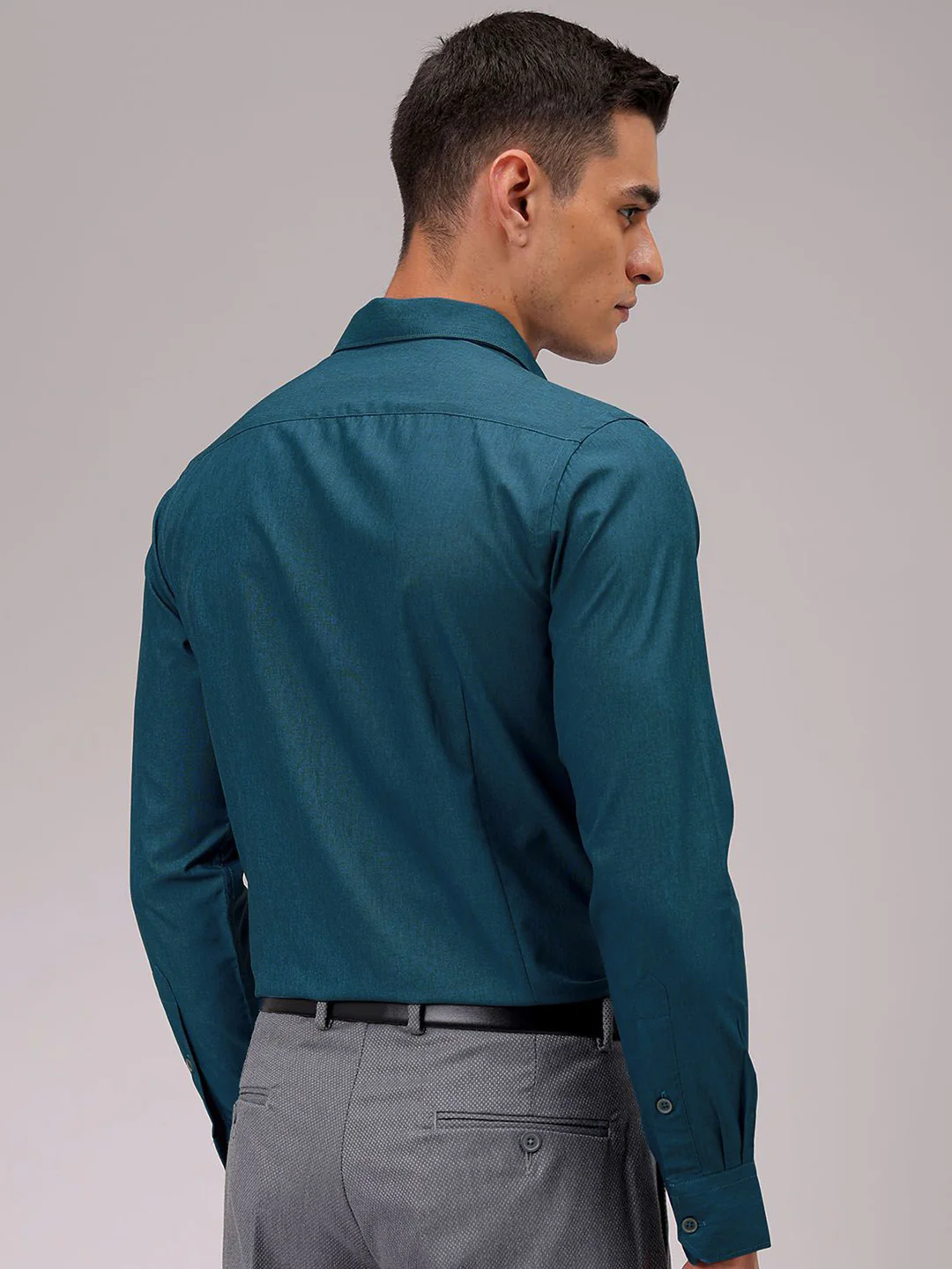 The Indian Garage Co. X Luxe Men Cutaway Collar Solid Slim Fit Formal Shirt - Image 5