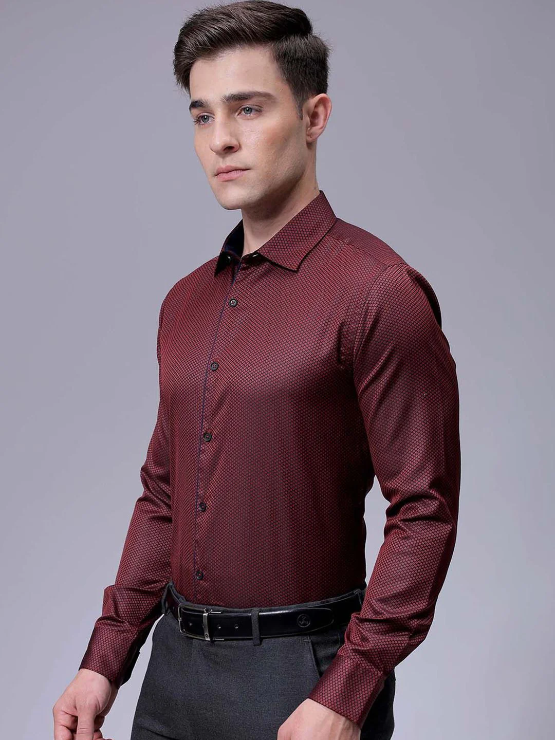 The Indian Garage Co. X Luxe Men Slim Fit Cutaway Collar Micro Ditsy Printed Formal Shirt - Image 4