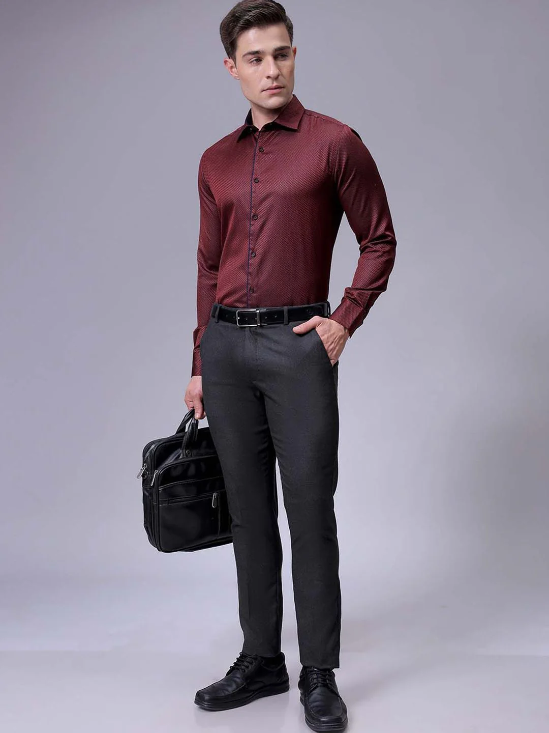 The Indian Garage Co. X Luxe Men Slim Fit Cutaway Collar Micro Ditsy Printed Formal Shirt - Image 7