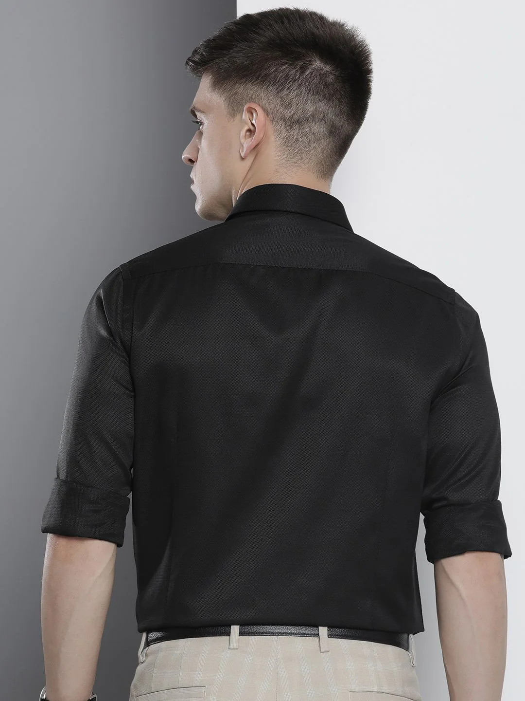 The Indian Garage Co. X Luxe Men Slim Fit Opaque Printed Formal Shirt - Image 4