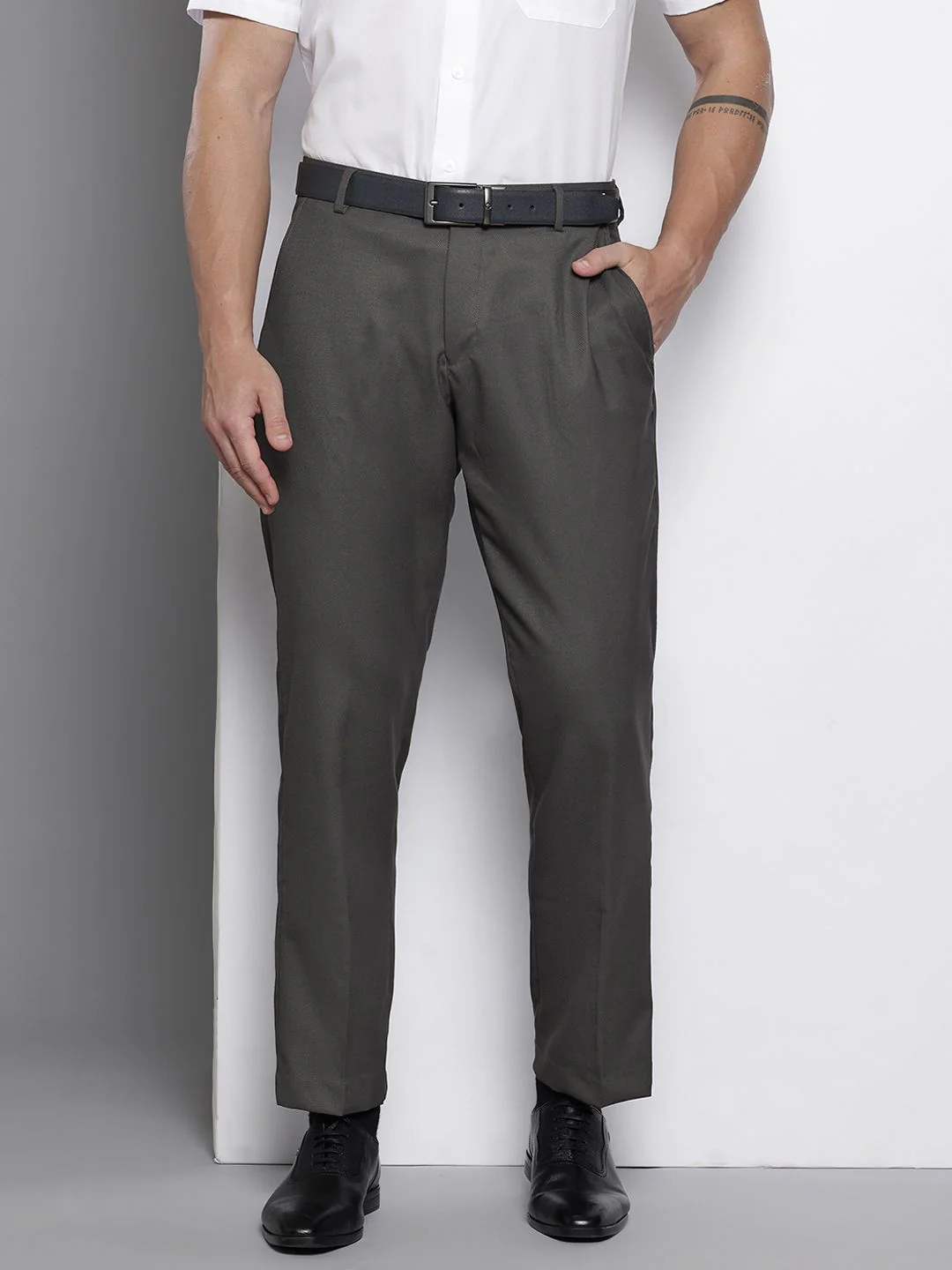 The Indian Garage Co. X Luxe Men Textured Regular Fit Formal Trousers