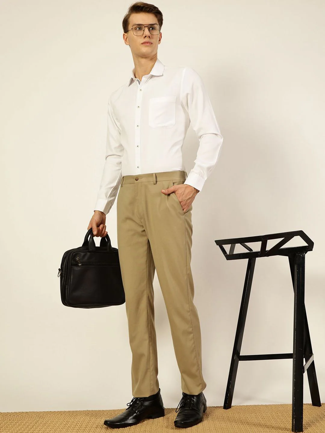Thomas Scott Men Smart Cutaway Collar Solid Cotton Formal Shirt - Image 4