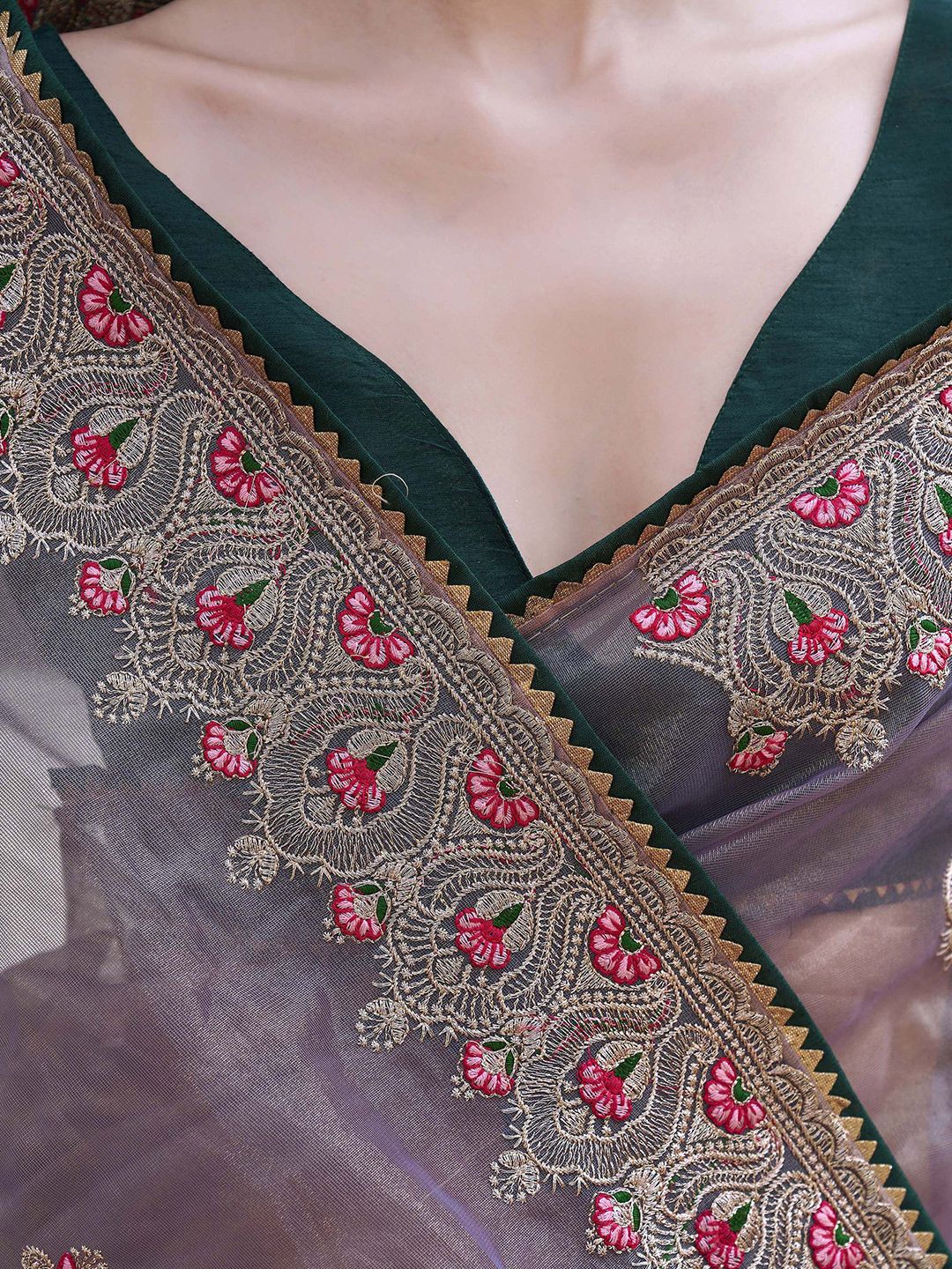 Tikhi Imli Ethnic Motifs Embroidered Net Saree - Image 6