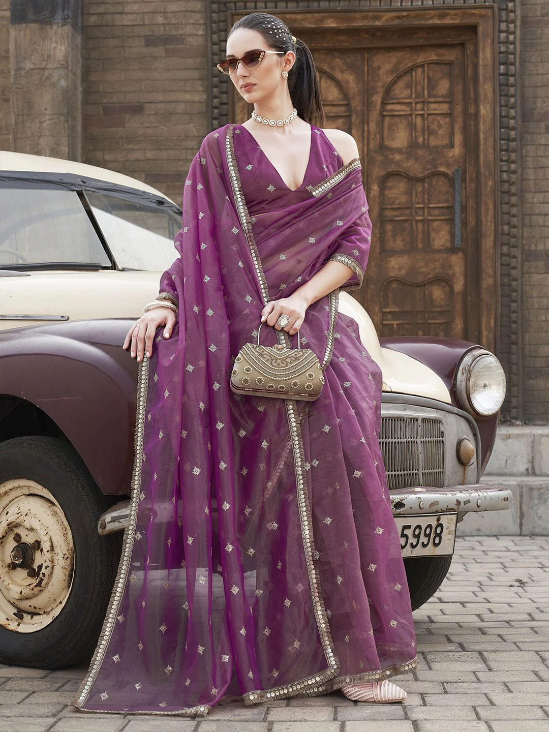 Tikhi Imli Ethnic Motifs Sequinned Net Saree - Image 5