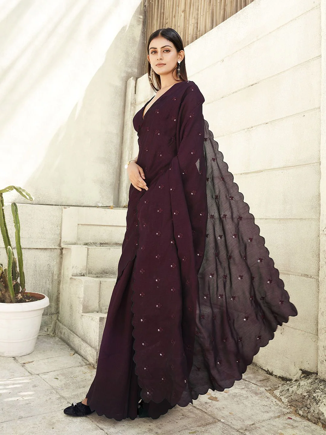 Tikhi Imli Solid Mirror Work Saree - Image 2