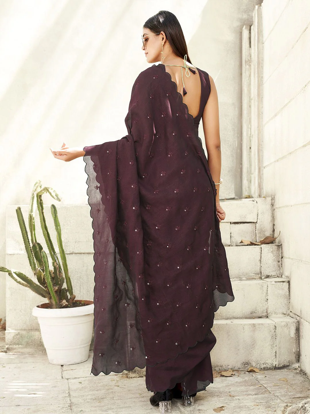 Tikhi Imli Solid Mirror Work Saree - Image 3