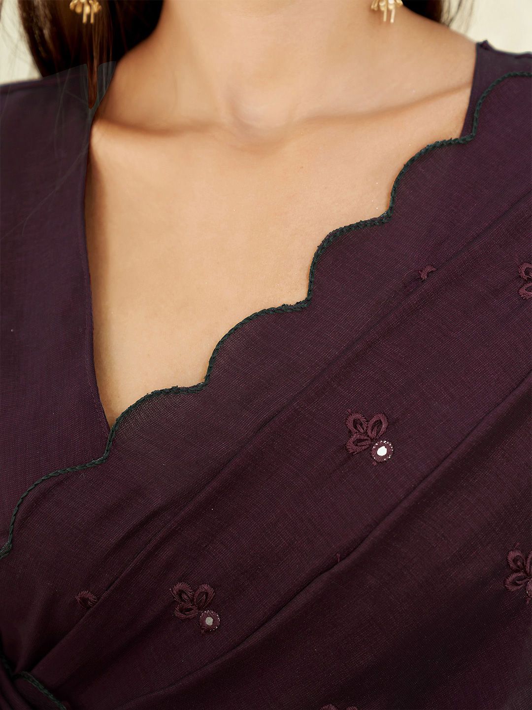 Tikhi Imli Solid Mirror Work Saree - Image 6