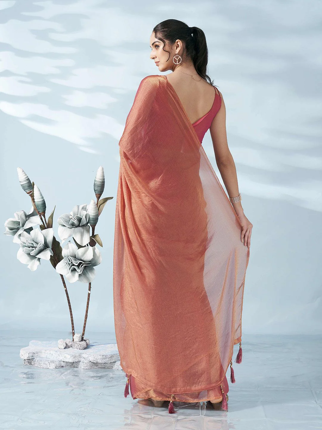 Tikhi Imli Two Tone Poly Chiffon Saree - Image 3