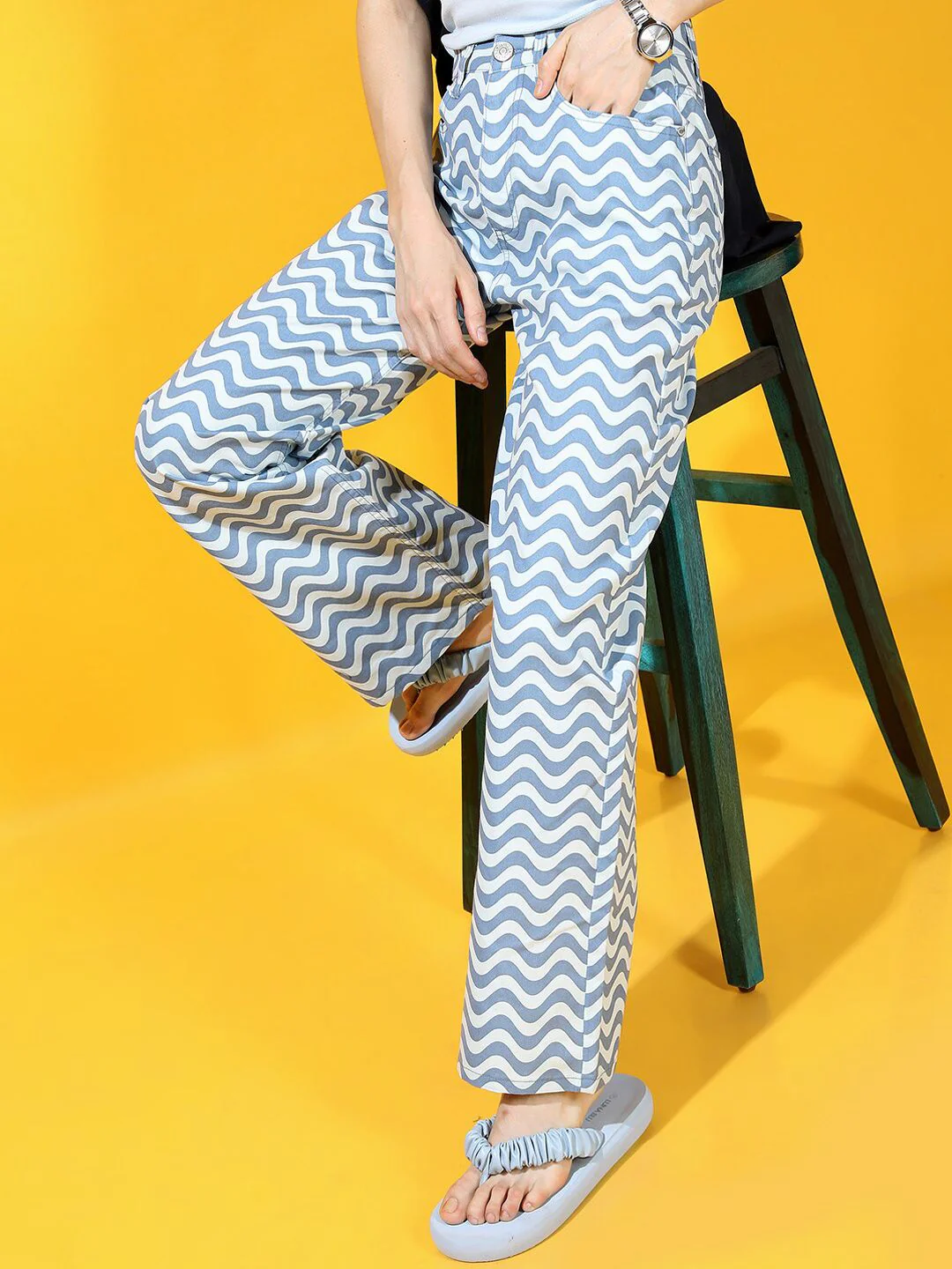 Tokyo Talkies Women Navy Blue Geometric Printed Regular Fit Jeans - Image 3