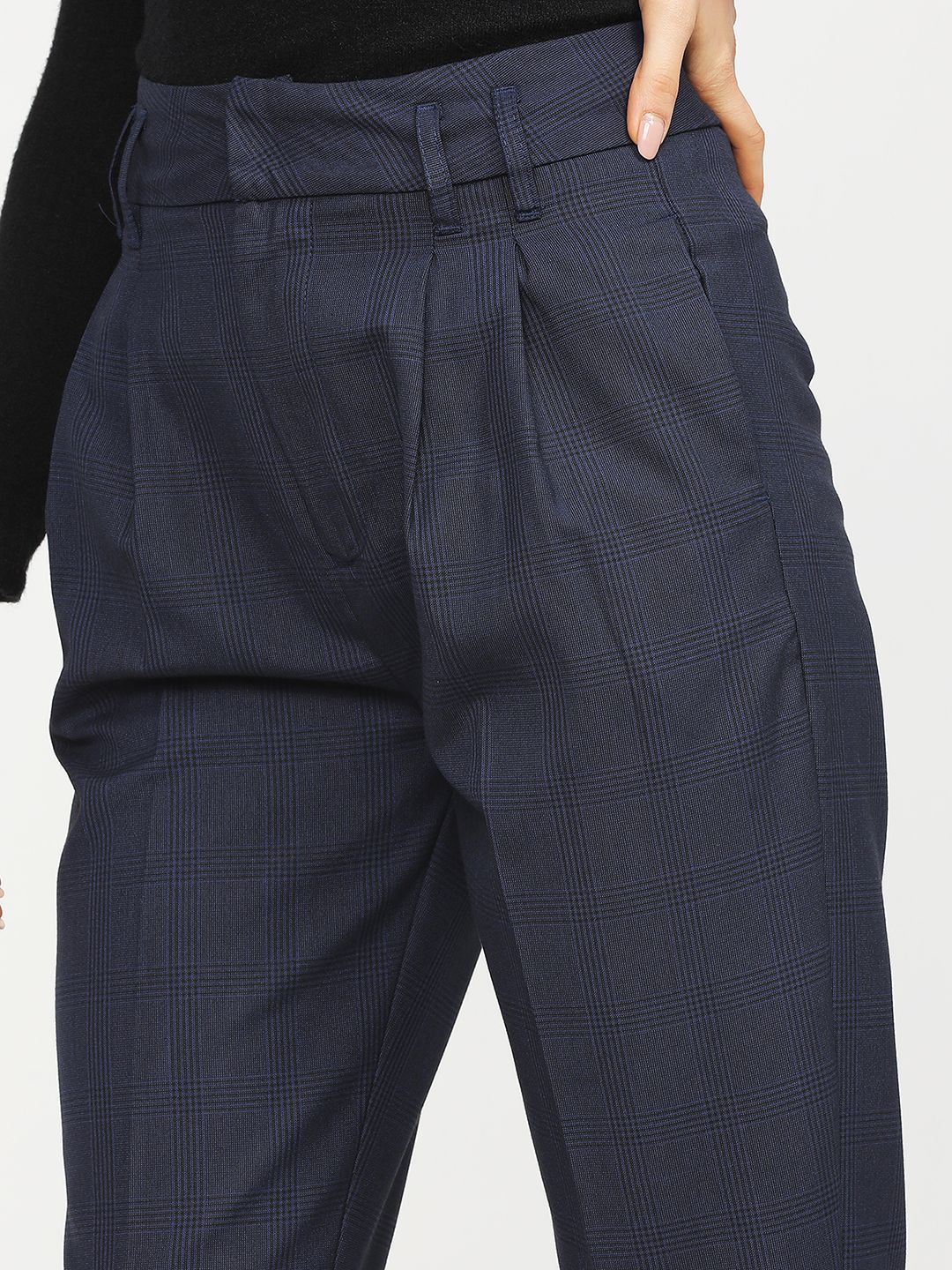 Tokyo Talkies Women Slim Fit Crop Trousers - Image 6