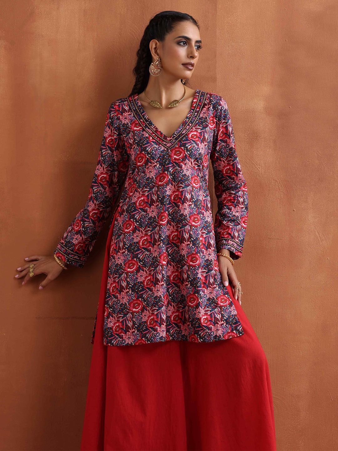 trueBrowns Ethnic Motifs Printed Straight Pure Cotton Kurta with Sharara - Image 4