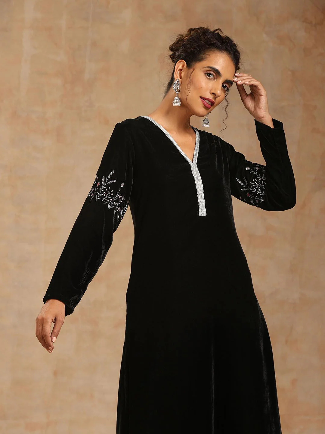 trueBrowns V-Neck Thread Work Velvet A-line Kurta - Image 6