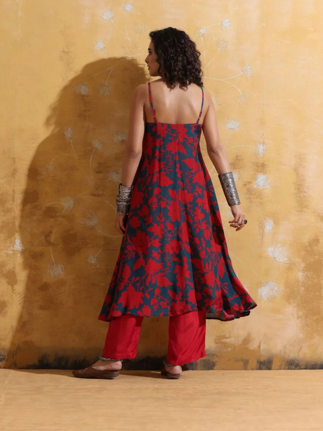 trueBrowns Women Red Teal Jaal Print Muslin Silk Flared Kurta Set - Image 3