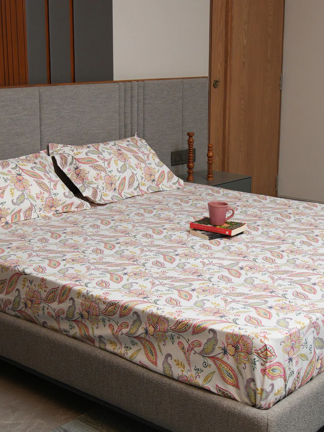 URBAN SPACE White & Pink Printed 200 TC Cotton Single Bedsheet with 1 Pillow Cover - Image 2