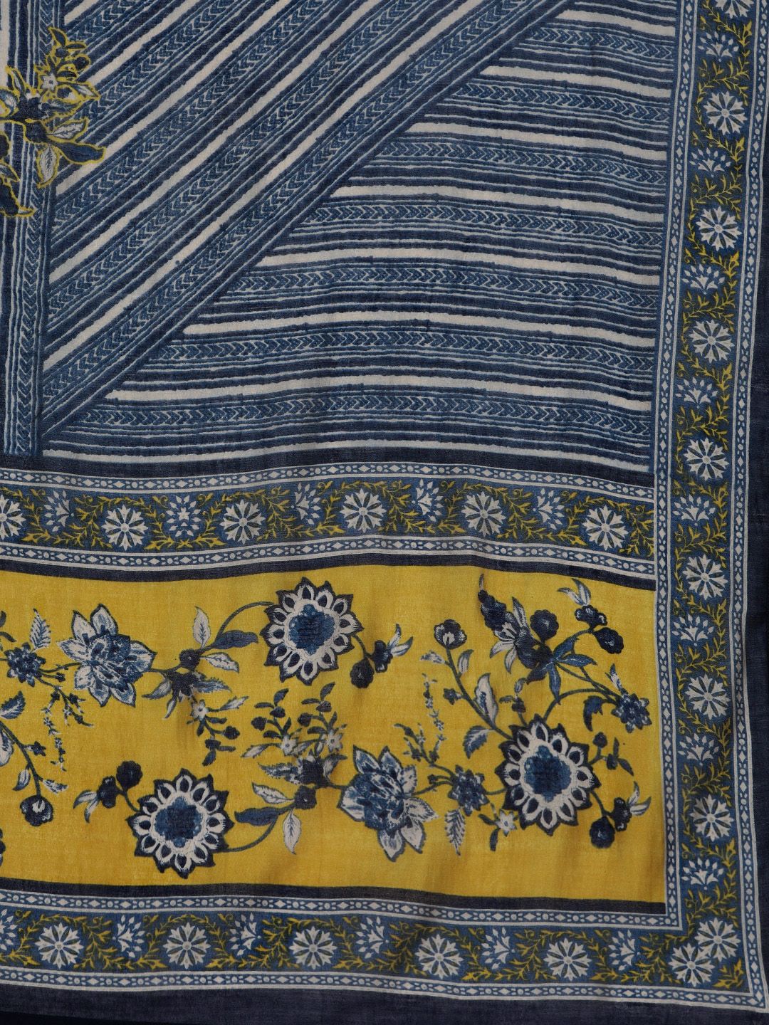 Varanga Floral Printed Sequinned Chanderi Silk Straight Kurta With Trouser & Dupatta - Image 5