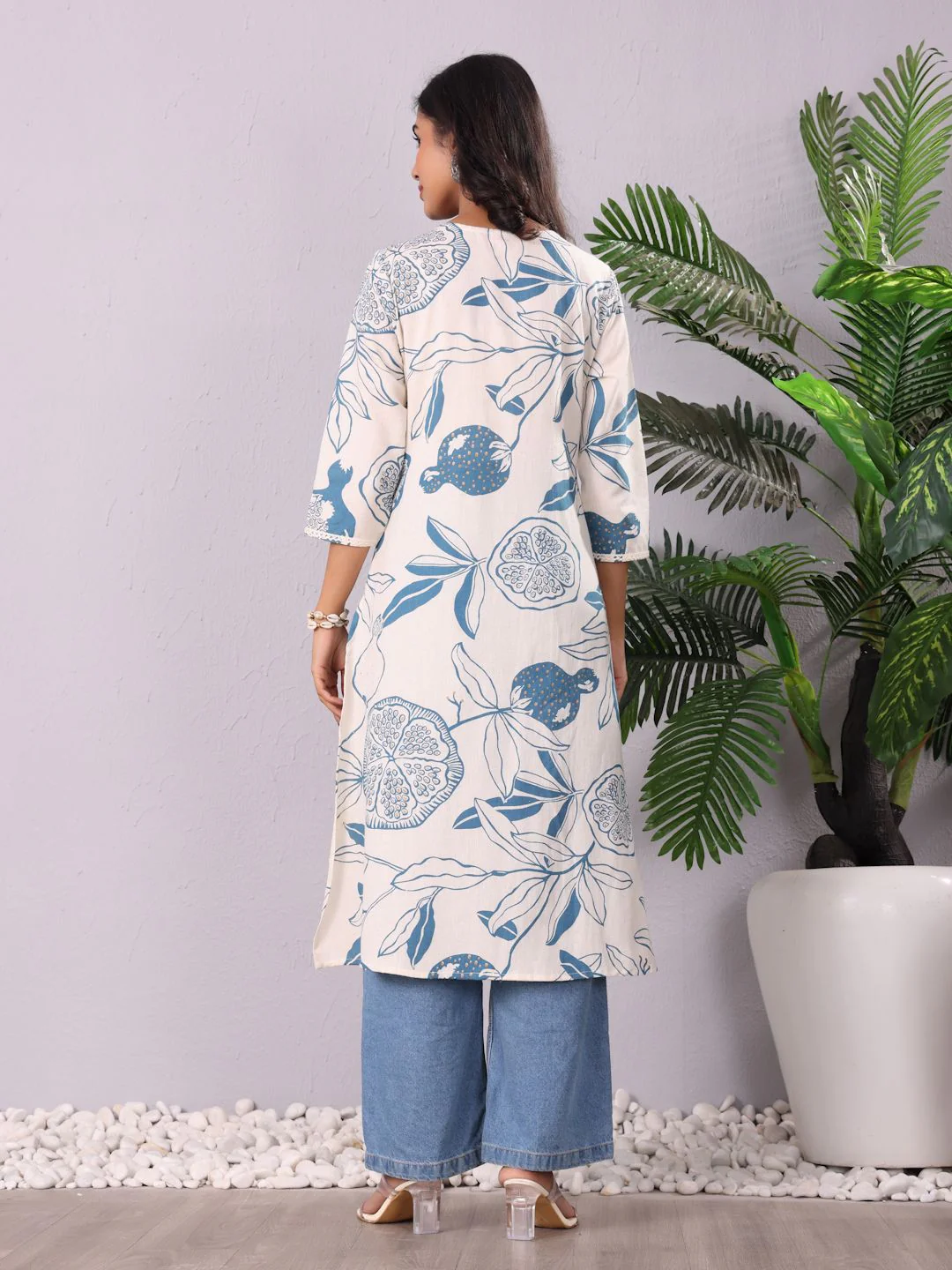 Varanga Floral Printed V-Neck Sequinned Panelled Cotton A-Line Kurta - Image 5