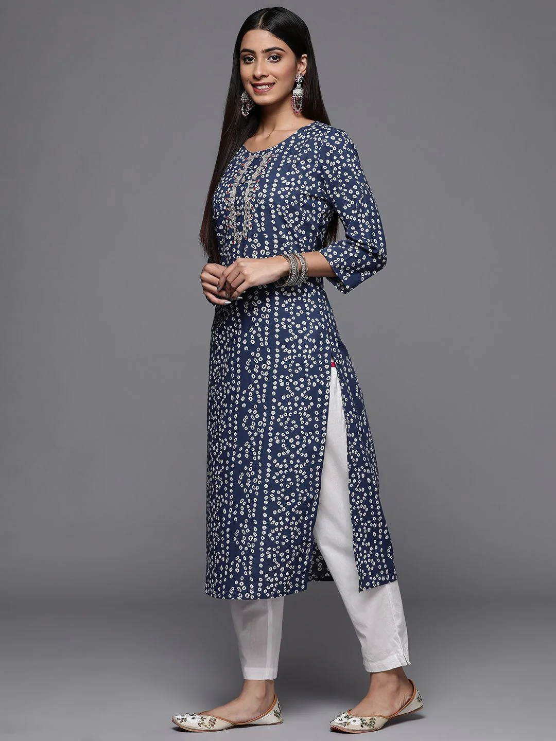 Varanga Women Blue & White Bandhani Printed Gotta Patti Straight Cotton Kurta - Image 5