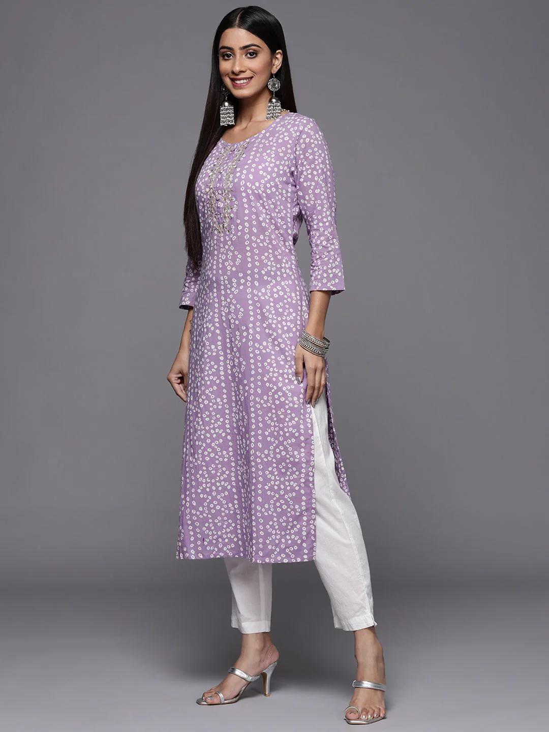 Varanga Women Lavender & White Bandhani Printed Gotta Patti Cotton Straight Kurta - Image 5