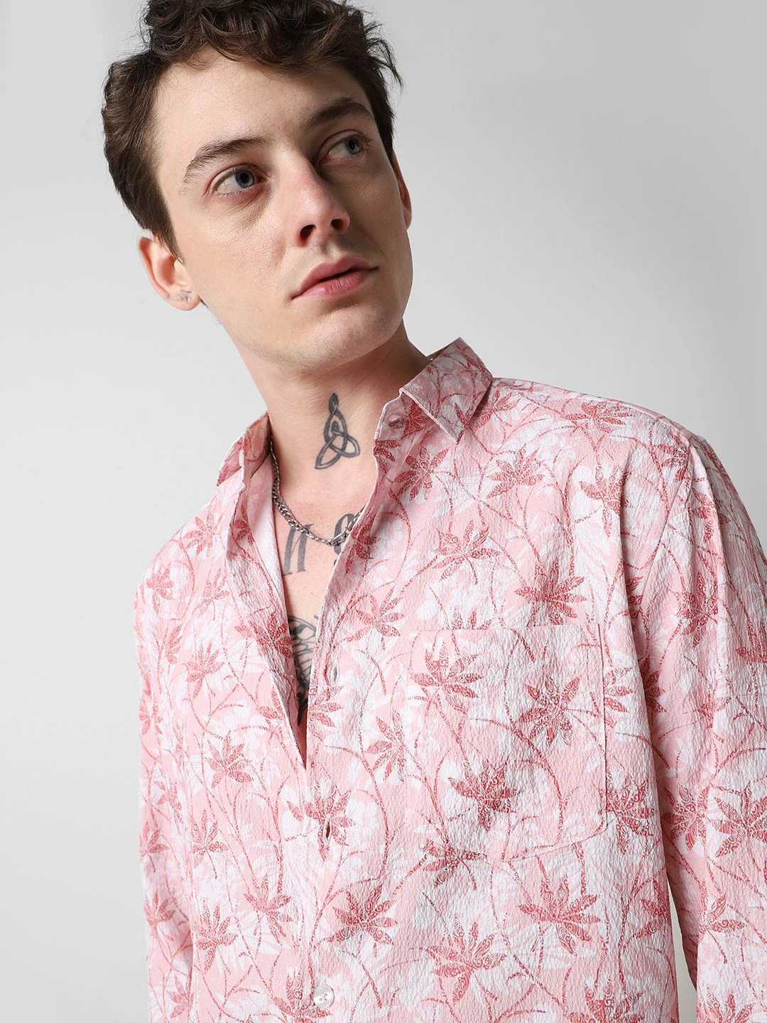 VASTRADO Classic Floral Printed Spread Collar Creased Shirt - Image 3