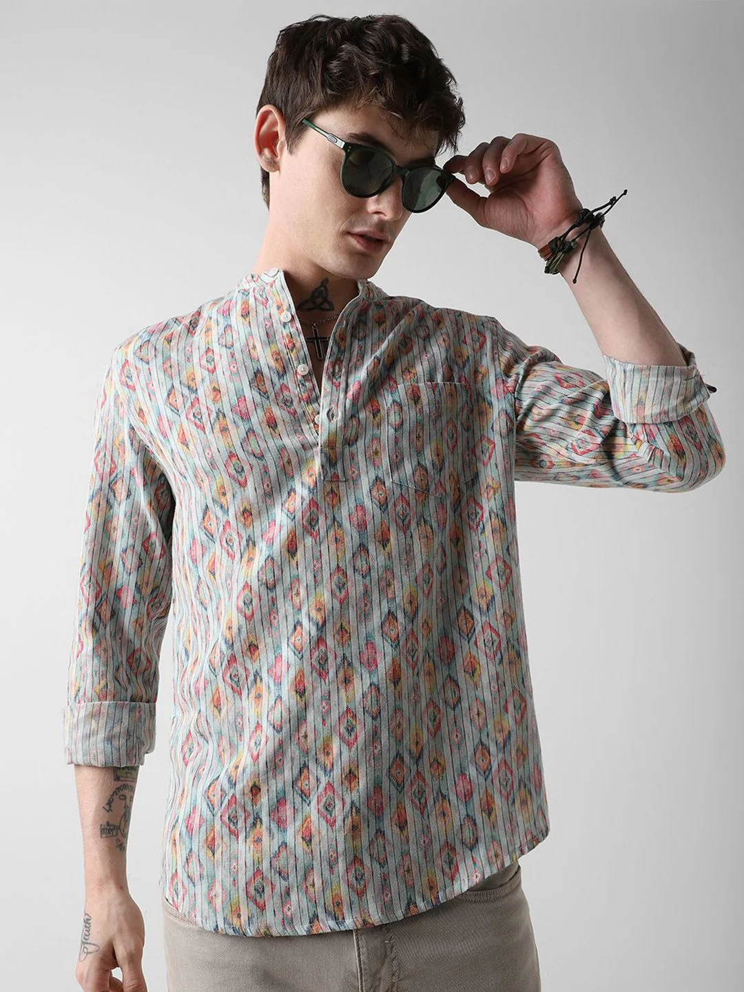 VASTRADO Geometric Woven Design Mandarin Collar Straight Short Kurta - Image 2