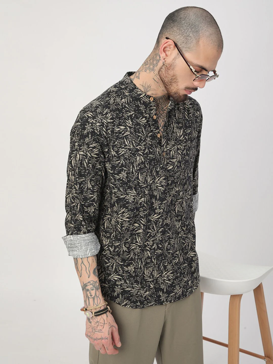 VASTRADO Leafy Printed Mandarin Collar Straight Kurta - Image 5