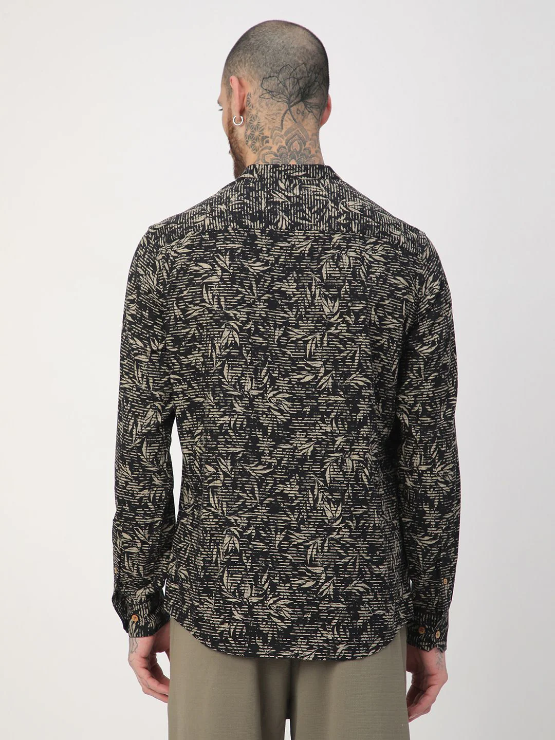 VASTRADO Leafy Printed Mandarin Collar Straight Kurta - Image 6